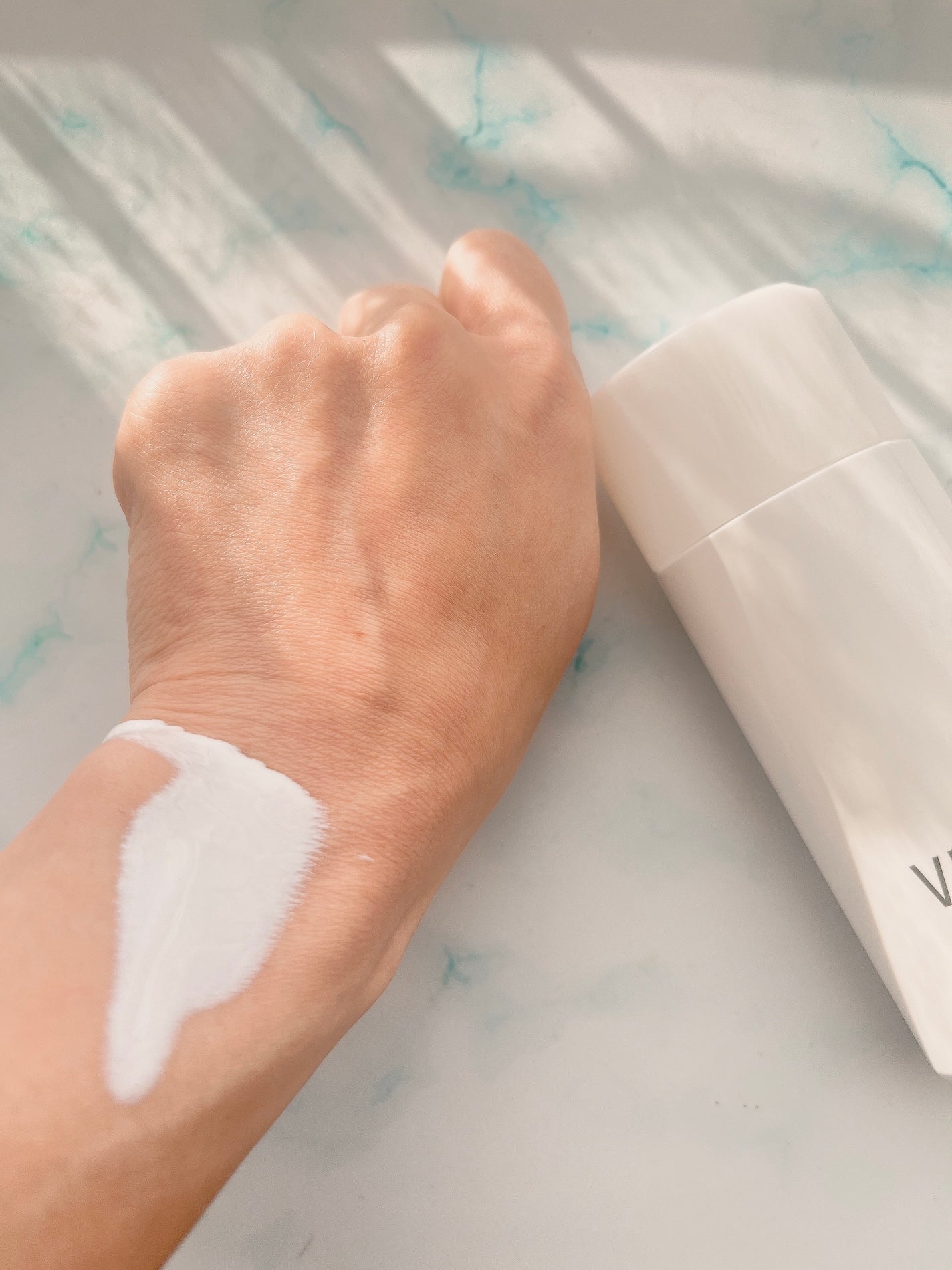 ベルディオ UV モイスチャージェル N/メンターム/日焼け止めジェルを使ったクチコミ(2枚目)