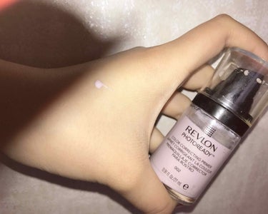 〜下地編〜

今回は、レブロン フォトレディ プライマー02 COLOR CORRECTING PRIMER〈メイクアップベース〉についてです。

こちらは紫に近い色をしたベースになります。
透明感を出