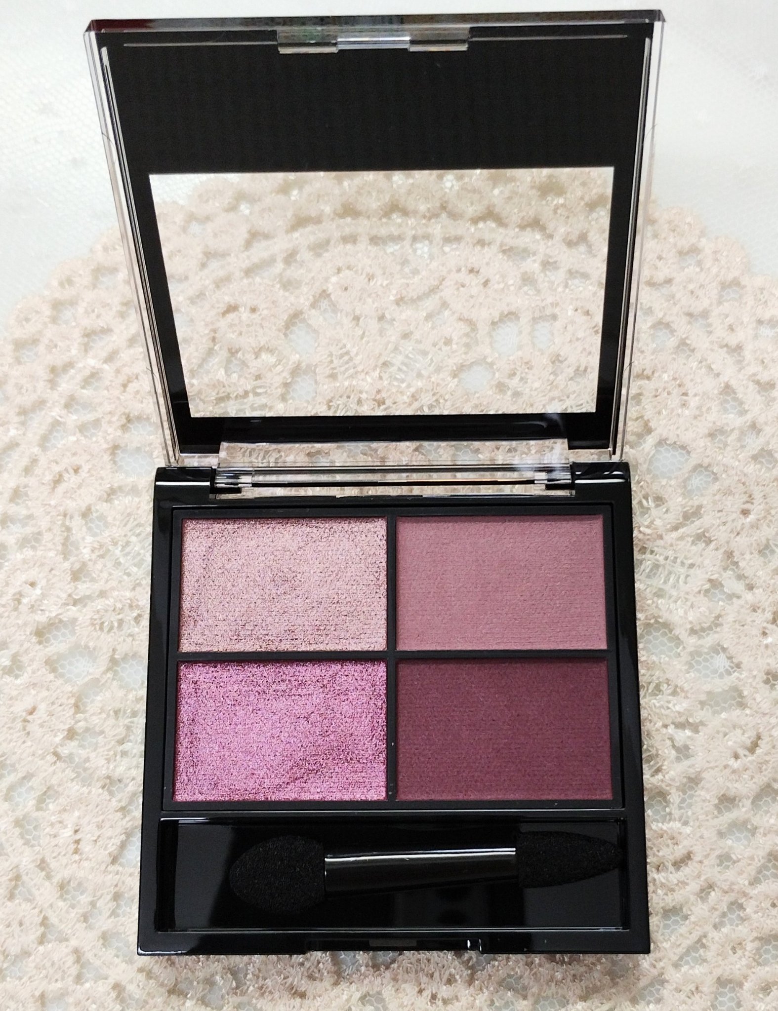 レブロン カラーステイ デイ トゥ ナイト アイシャドウ クアッド/REVLON/アイシャドウパレットを使ったクチコミ（2枚目）