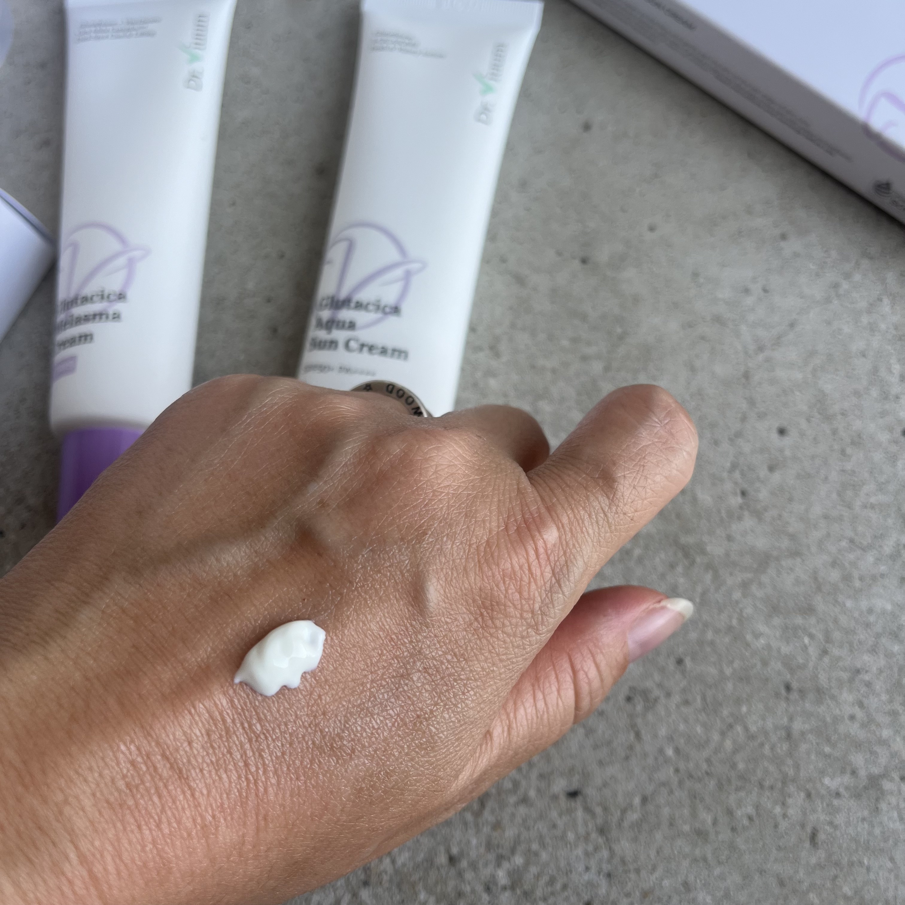 グルタシカ Aサンクリーム/Dr.Viuum/日焼け止めクリームを使ったクチコミ（2枚目）