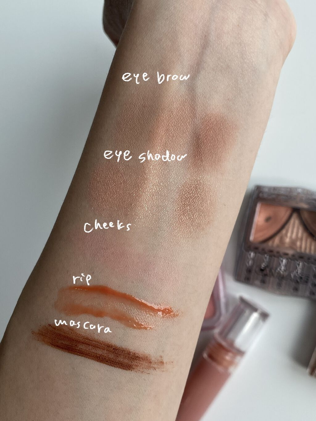 ジューシーピュアアイズ/キャンメイク/アイシャドウパレットを使ったクチコミ（3枚目）