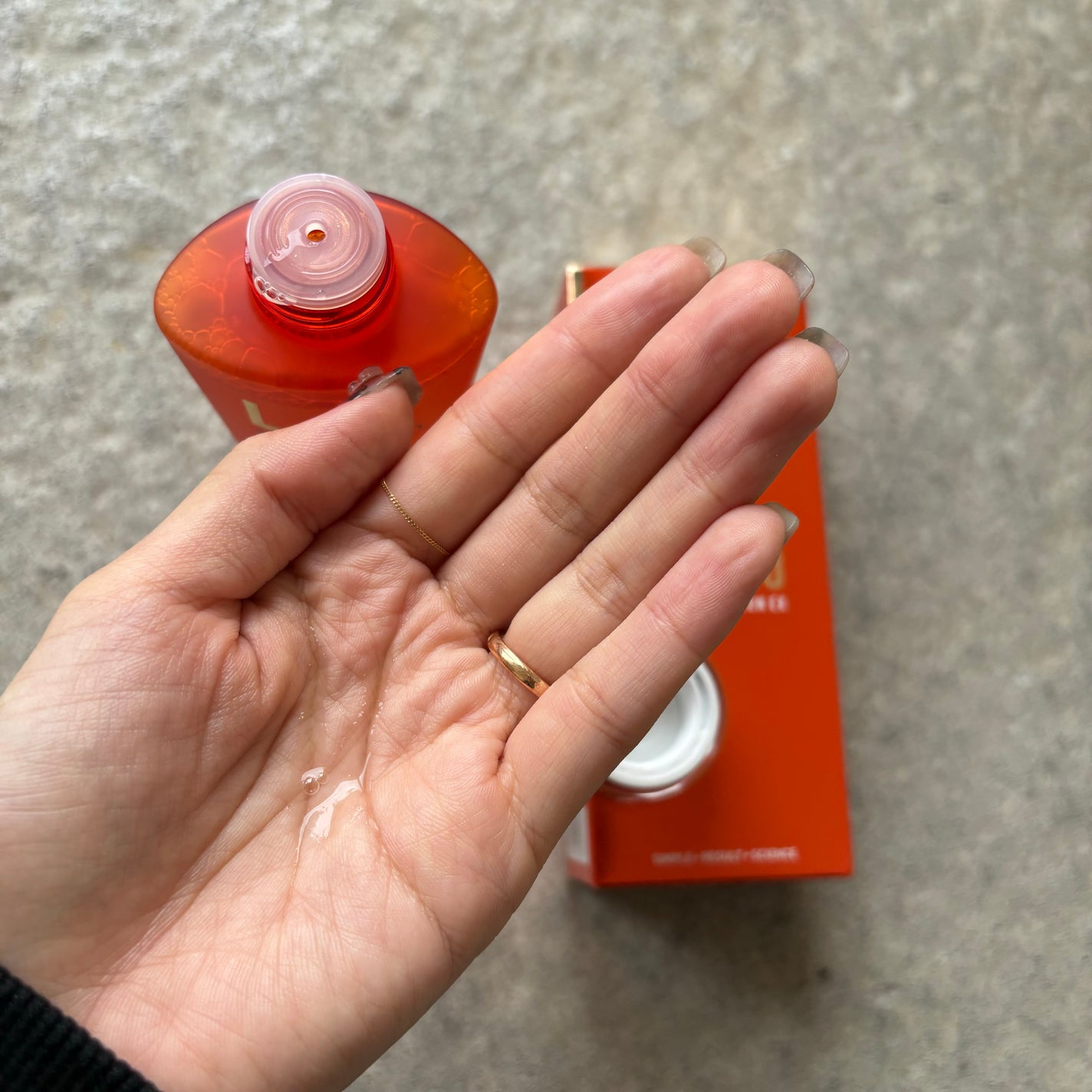 VC100ãšãã»ã³ã¹ããŒã·ã§ã³ EX/ãã¯ã¿ãŒã·ãŒã©ãâ/åç²§æ°Žã䜿ã£ãã¯ãã³ãïŒ2æç®ïŒ