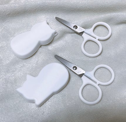 DAISO キャップ付 美容ハサミのクチコミ「☆DAISO マグネット付きミニハサミ
☆DAISO マグネット付きミニカッター
DAI.....」(3枚目)