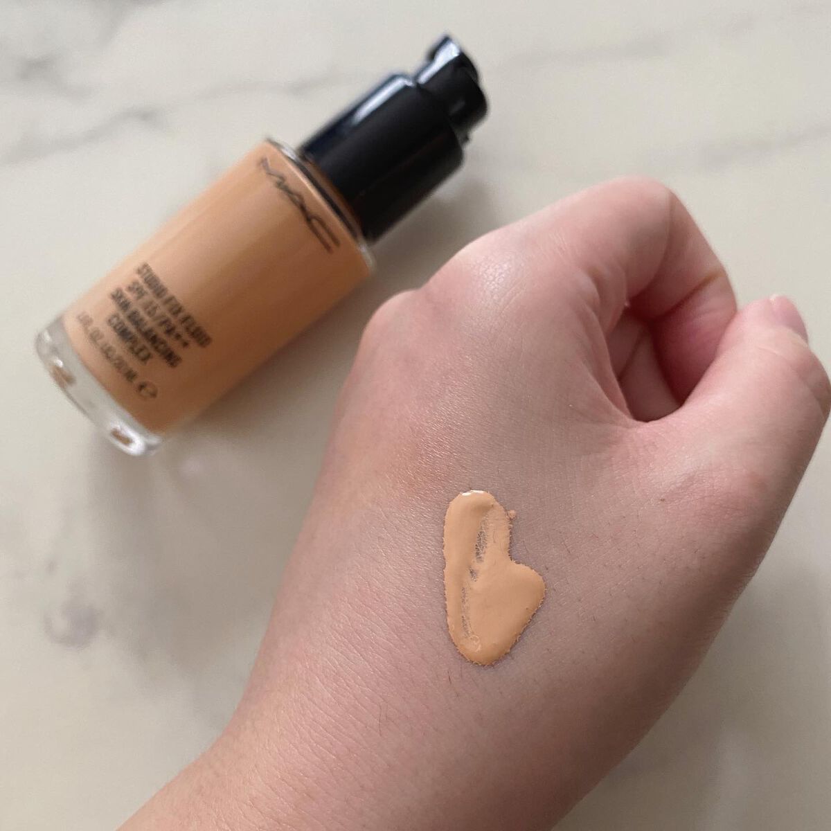 スタジオフィックス フルイッド SPF 15/M・A・C/リキッドファンデーションを使ったクチコミ（3枚目）