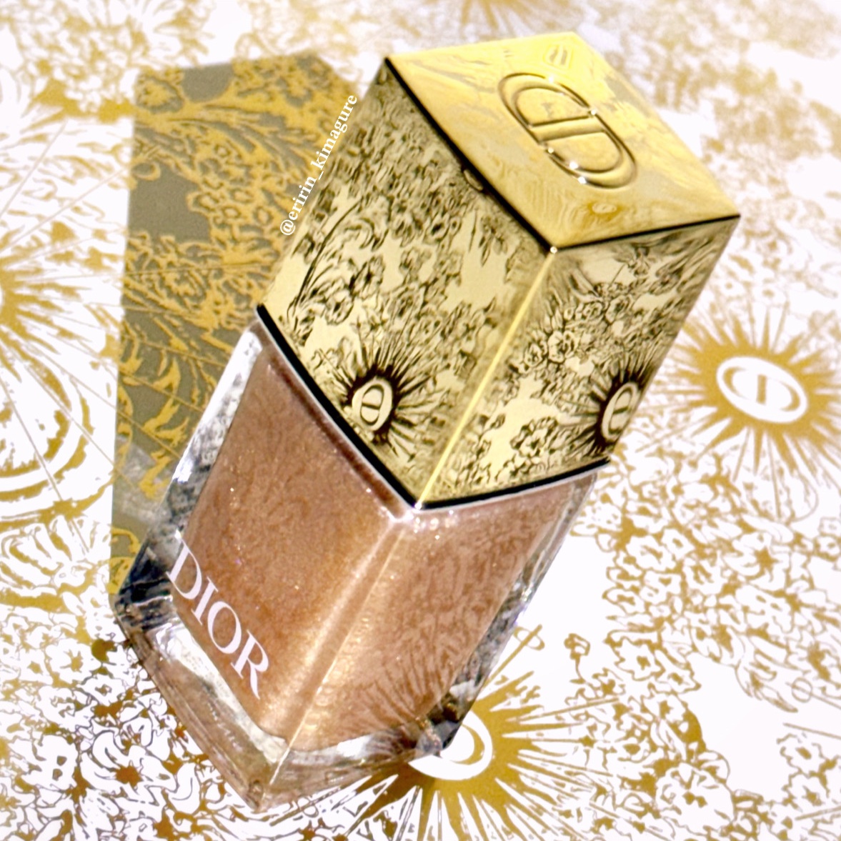 ディオール ヴェルニ 2024 限定品　114 ルミエール 本当に 安いコスメ・美容 - ディオール 2024年ホリデー限定 ヴェルニ