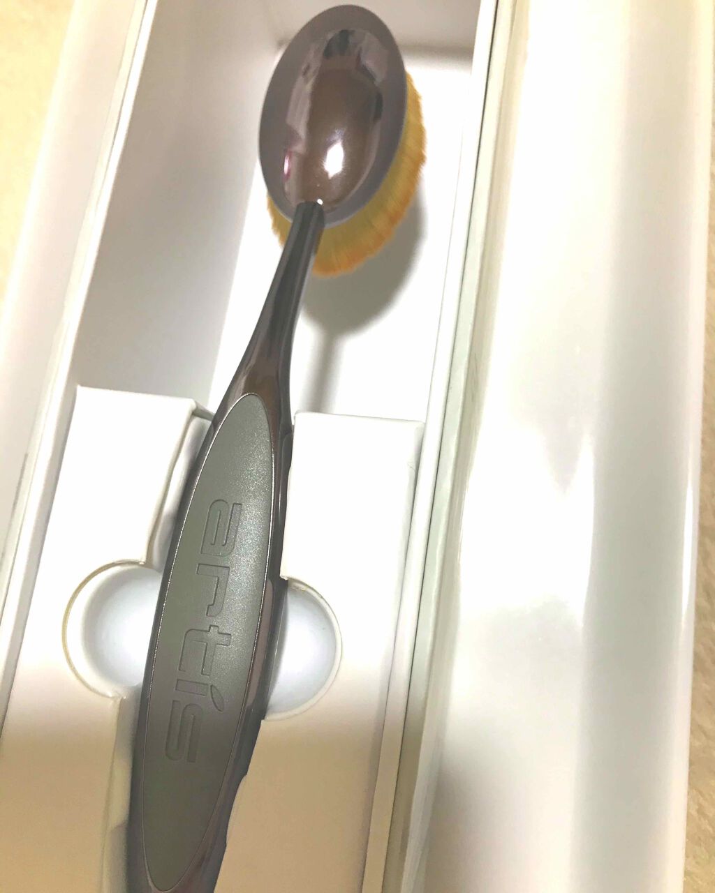 アーティスメイクアップブラシエリートオーバル7/アーティス/メイクブラシを使ったクチコミ(2枚目)