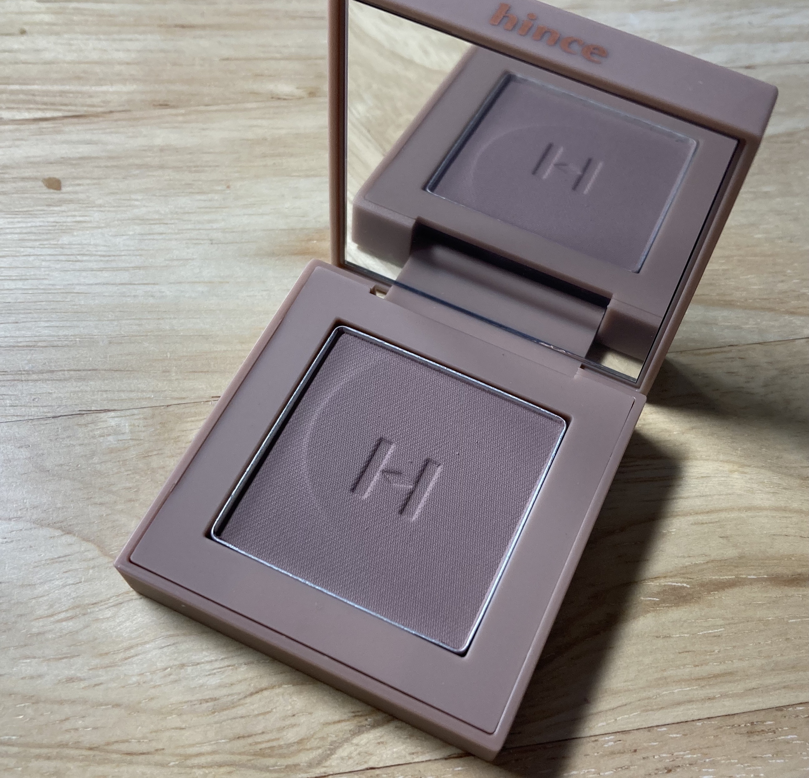 ニューデップスアイシャドウ/hince/単色アイシャドウを使ったクチコミ（1枚目）