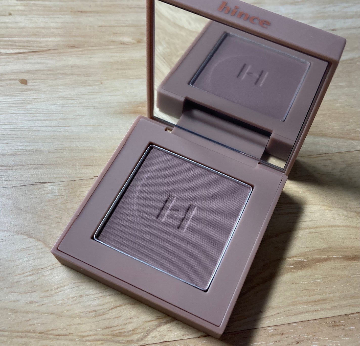 ニューデップスアイシャドウ/hince/単色アイシャドウを使ったクチコミ(1枚目)