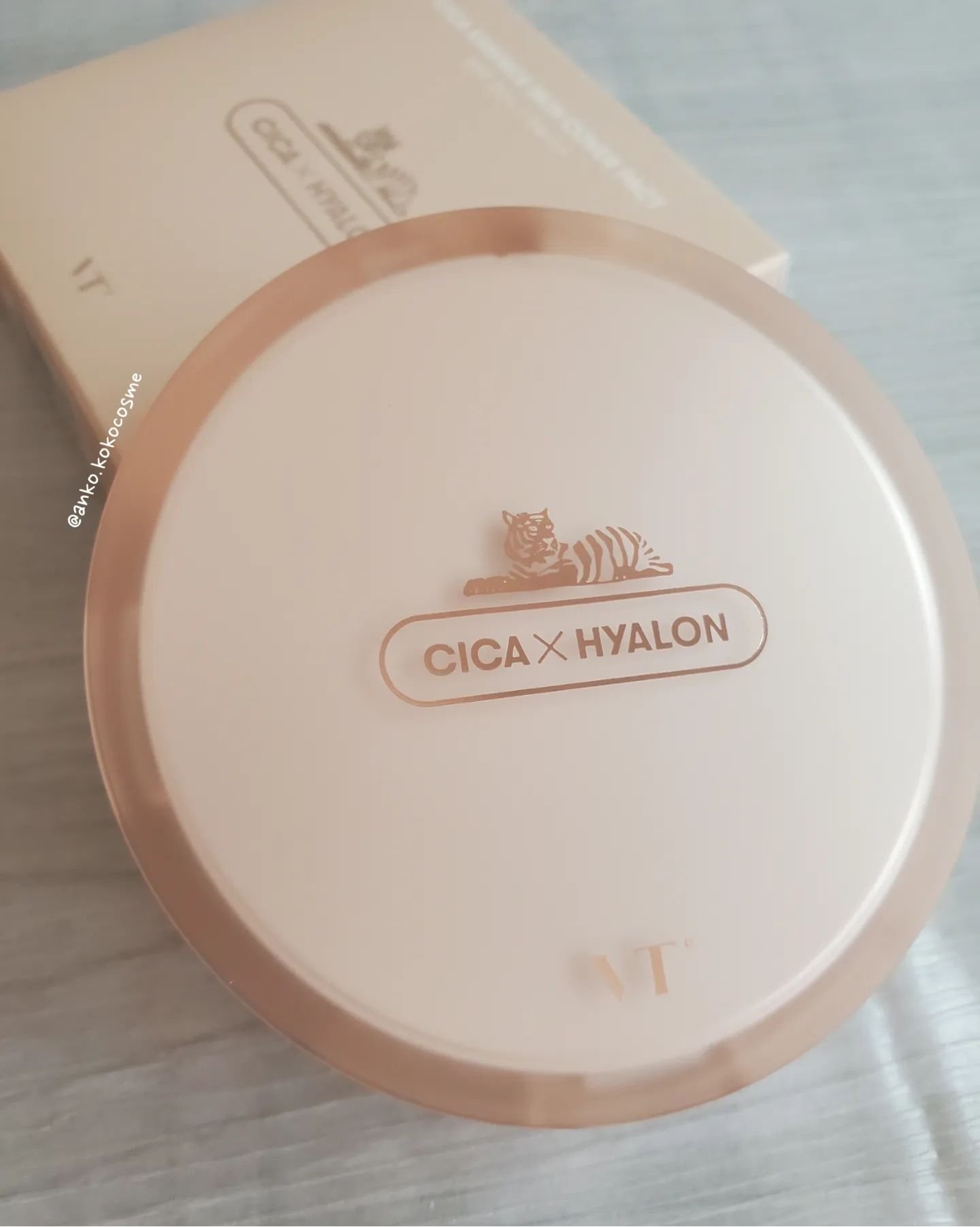 VT CICA エッセンススキンカバーパクトのクチコミ「うるおい続くファンデ✩.*˚
VT cosmetics 
Essence skin cover.....」（1枚目）