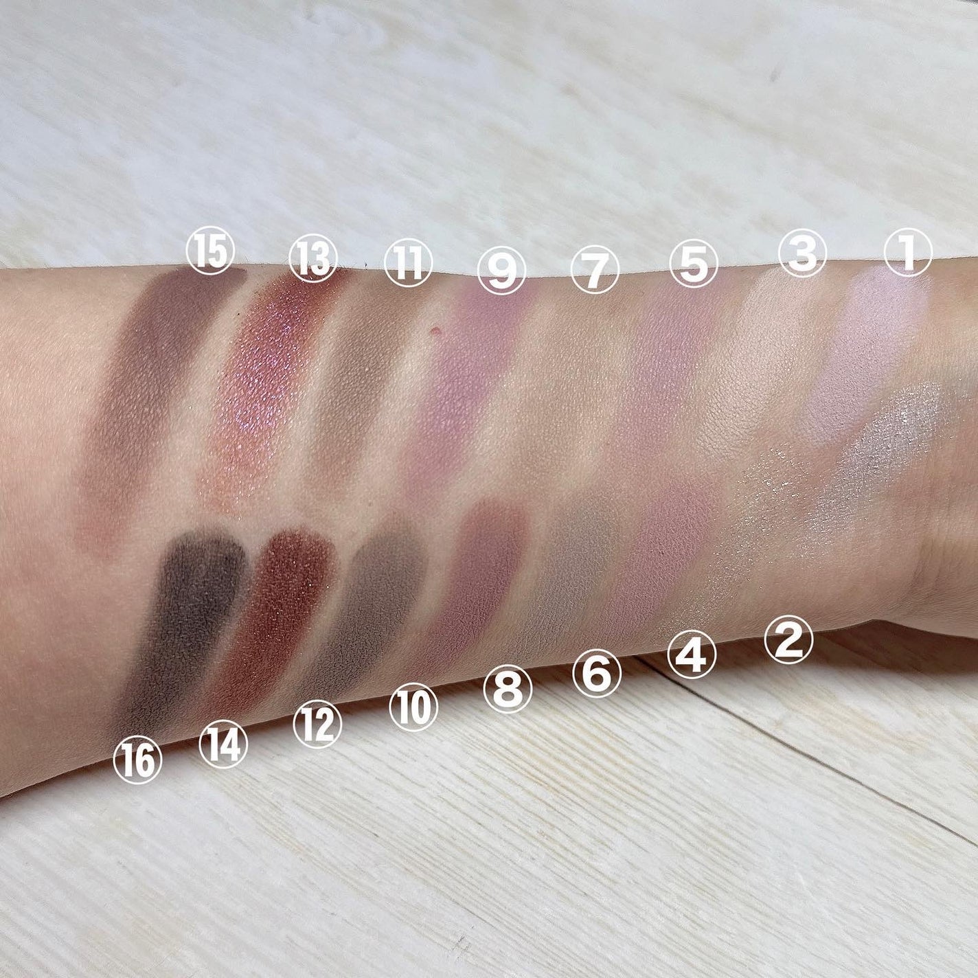 ソフトブラーリングアイパレット/wakemake/アイシャドウパレットを使ったクチコミ(4枚目)