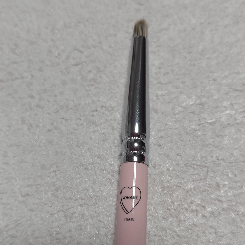 WHOMEE アイブロウブラシ ポイント 熊野筆のクチコミ「WHOMEE  アイブロウブラシ ポイント 熊野筆

扇型のブラシが最高だと思ってましたが、ま.....」（3枚目）