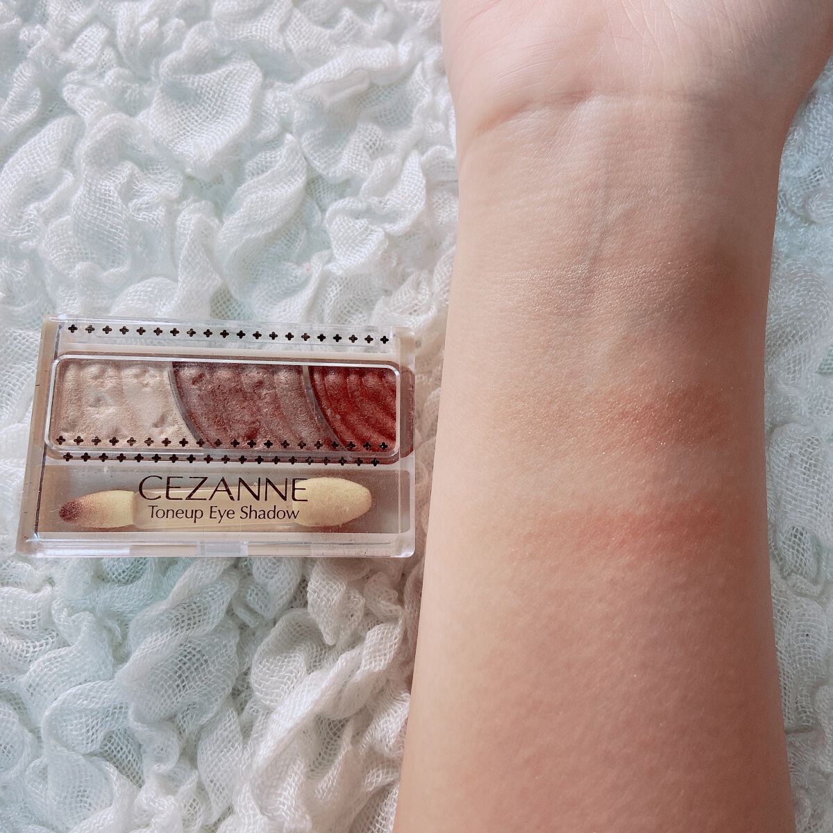 トーンアップアイシャドウ/CEZANNE/アイシャドウパレットを使ったクチコミ(2枚目)
