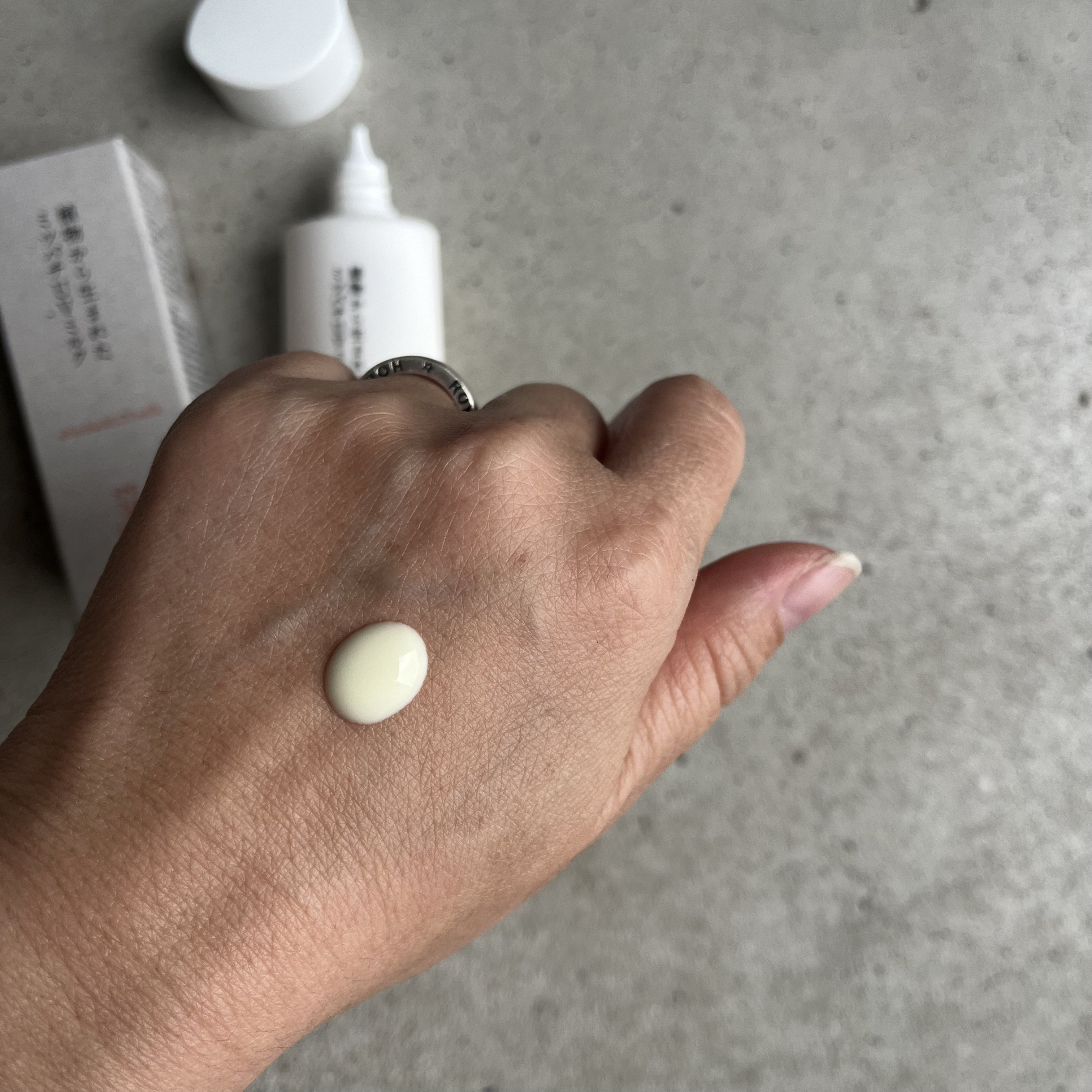 植物から生まれたミツバチUVミルク/アピセラピーコスメティクス/日焼け止めミルクを使ったクチコミ（2枚目）