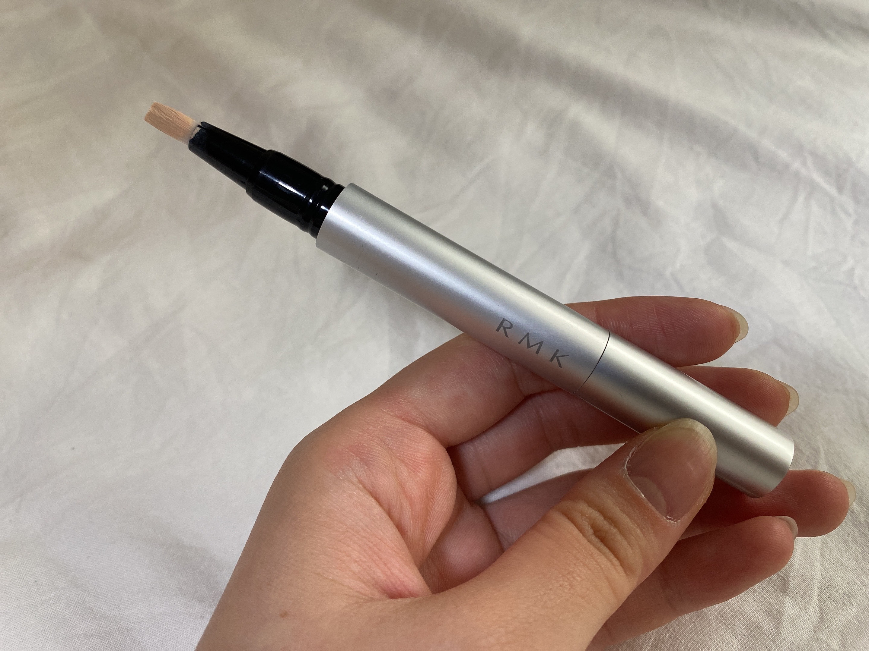 ルミナス ペンブラッシュコンシーラー/RMK/リキッドコンシーラーを使ったクチコミ（2枚目）