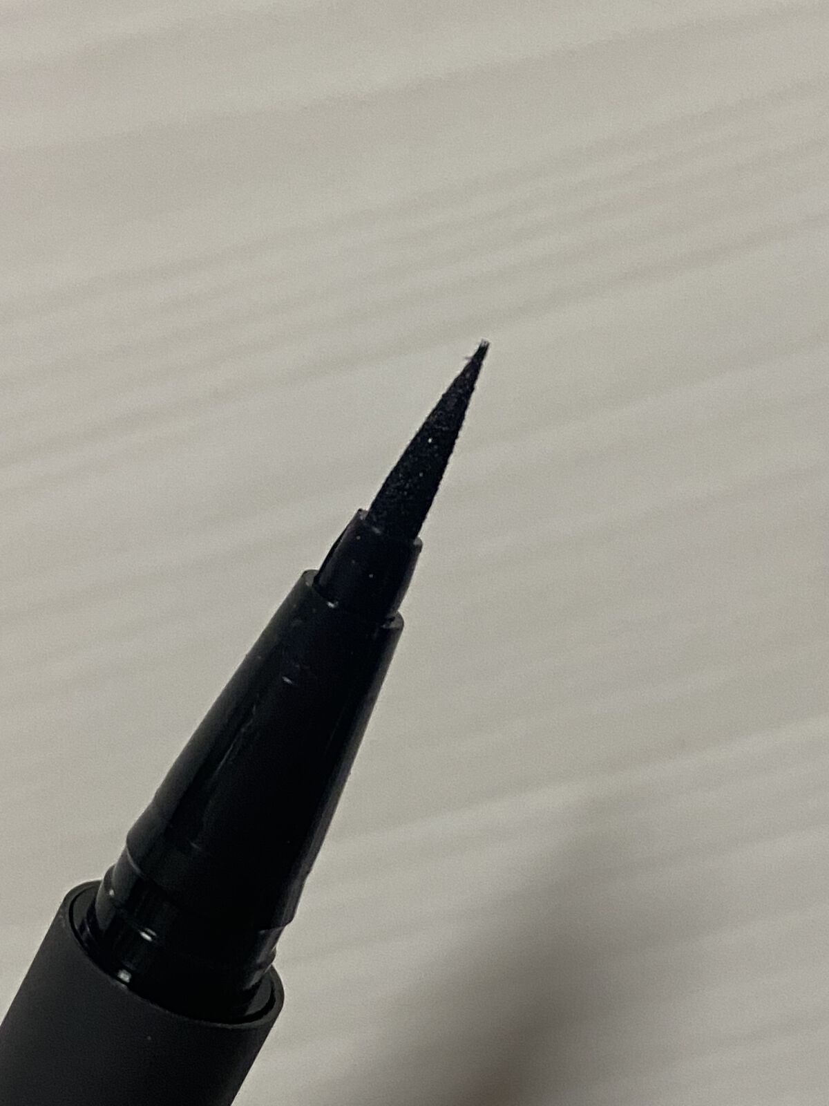 インディストラクティブルアイライナー 01 VOLCANIC ASH BLACK/THREE/リキッドアイライナーを使ったクチコミ（3枚目）