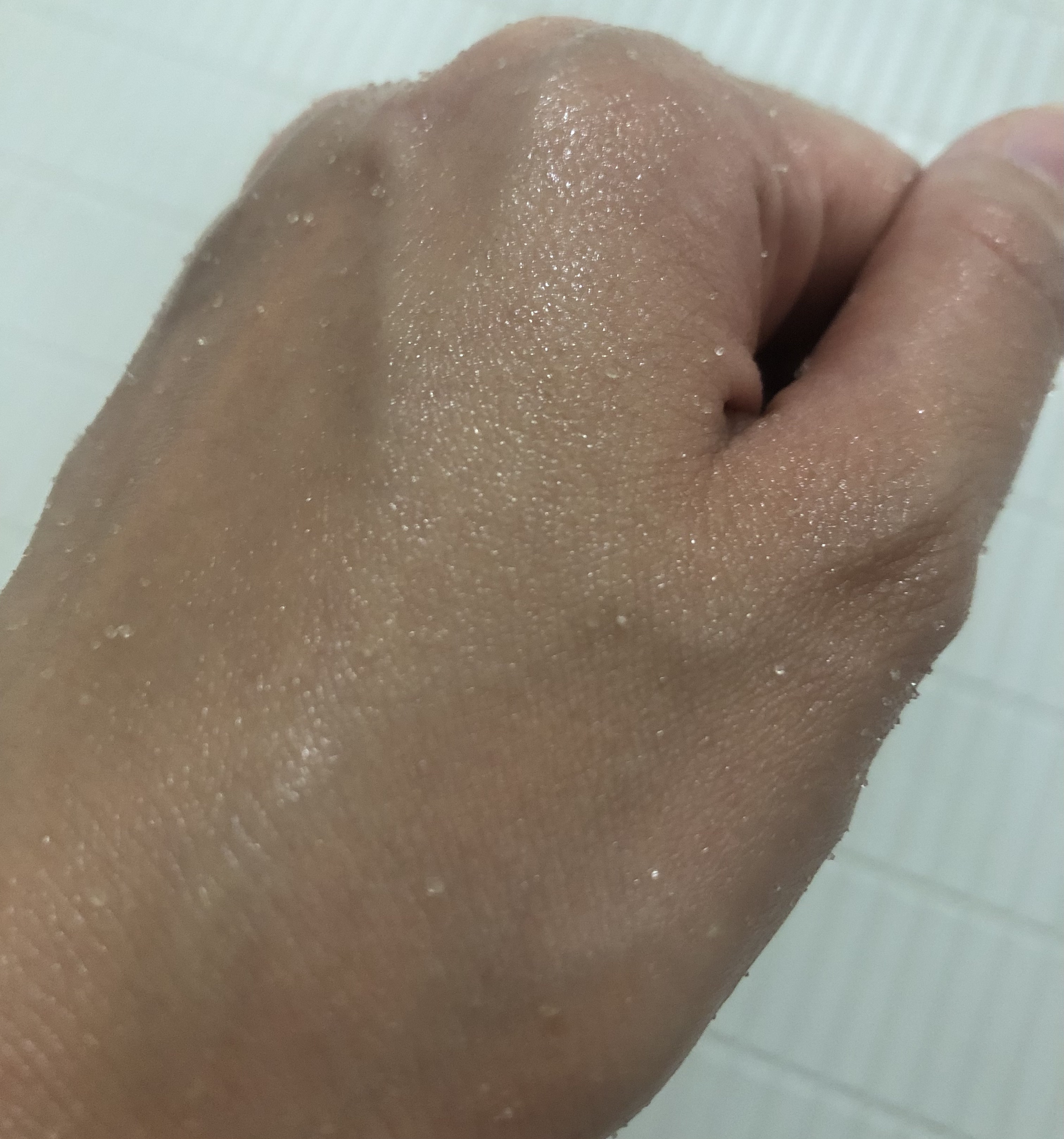 ブラックシュガー パーフェクト エッセンシャル スクラブ2X/SKINFOOD/洗い流すパック・マスクを使ったクチコミ（3枚目）