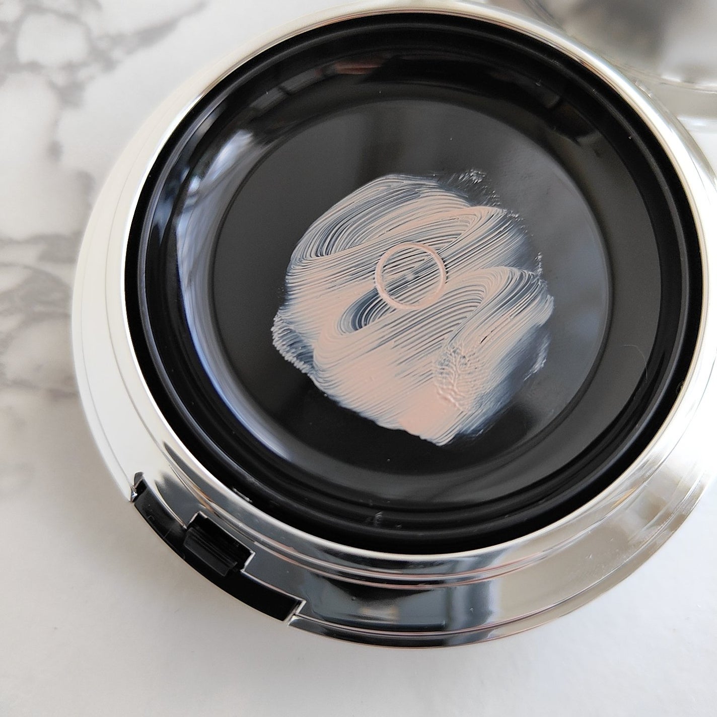 V3シャイニングファンデーション/SPICARE/クッションファンデーションを使ったクチコミ(5枚目)