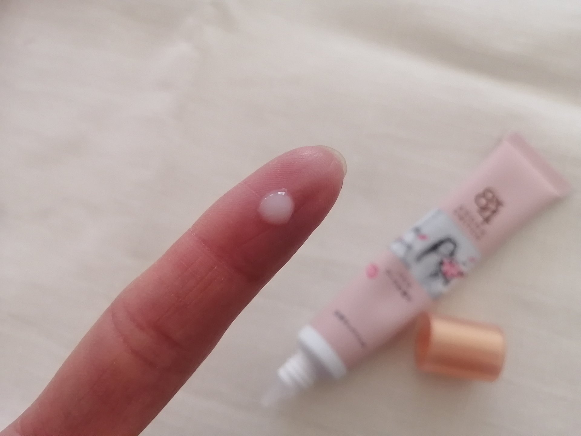 8x4 アロマスイッチ 涼感ネックジェル パリスブーケの香り/８ｘ４/デオドラント・制汗剤を使ったクチコミ（3枚目）