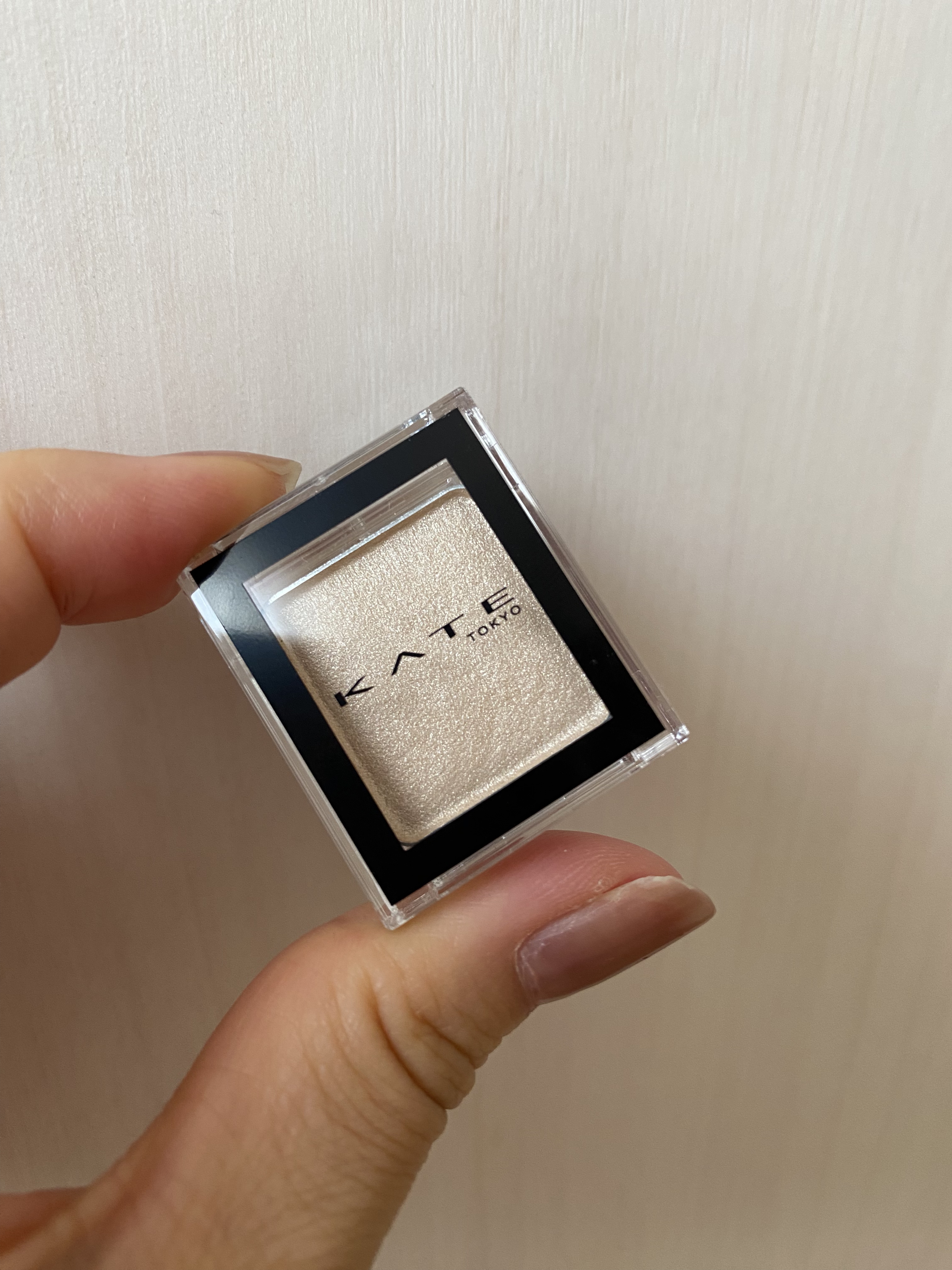 ケイト ザ アイカラー 002 イエローベージュ/KATE/単色アイシャドウを使ったクチコミ（2枚目）