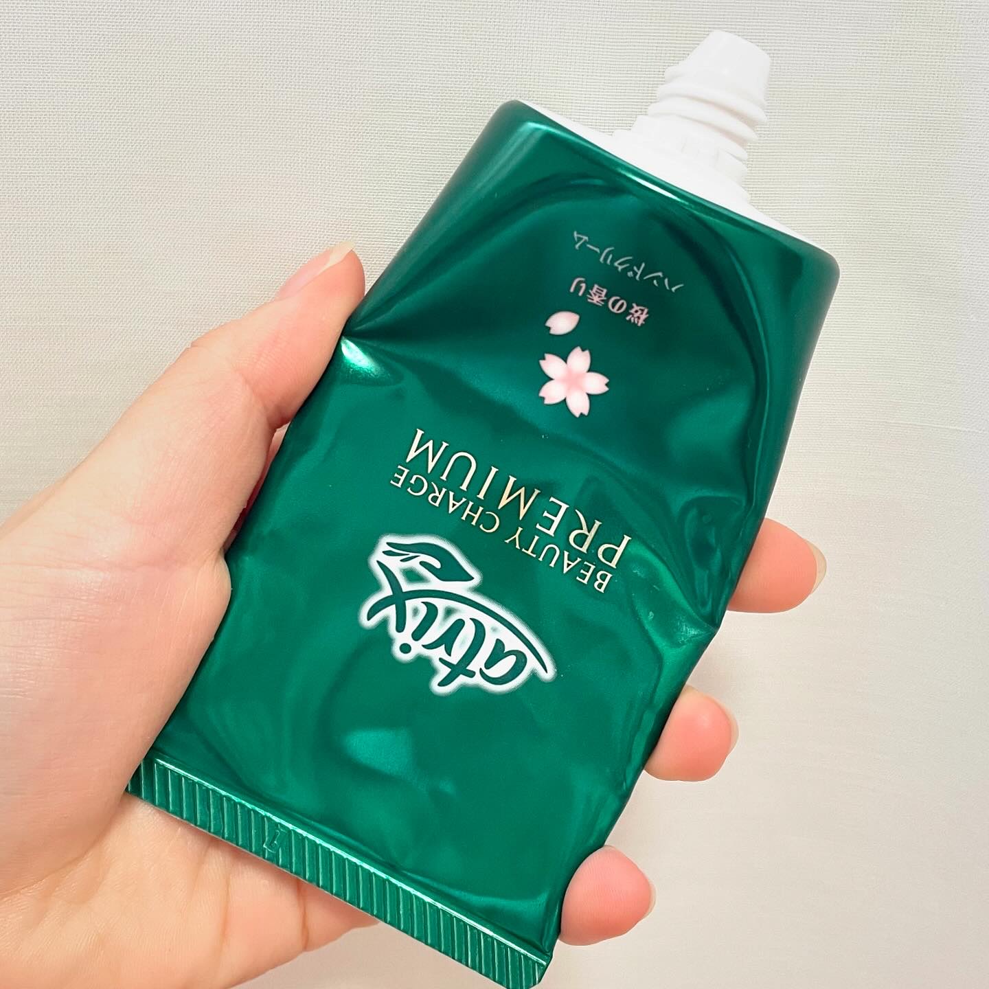 アトリックス ビューティーチャージプレミアム 瞬間つや美肌 桜の香りのクチコミ「\これ○○に使ってみて/

今回はハンドケアはもちろん特にカサつくところやバストケアにもおすす.....」（3枚目）