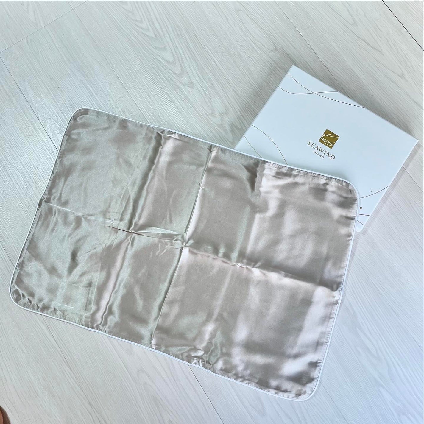 SEAWIND シルク枕カバー/SEAWIND/ヘアケアグッズを使ったクチコミ(4枚目)