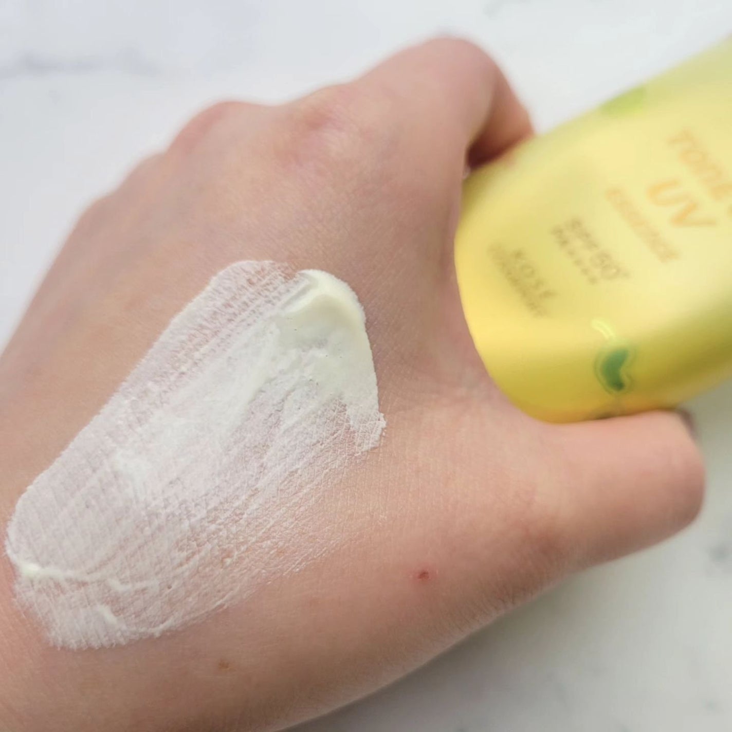 サンカットR トーンアップUV エッセンス/サンカット®/日焼け止めローションを使ったクチコミ(4枚目)