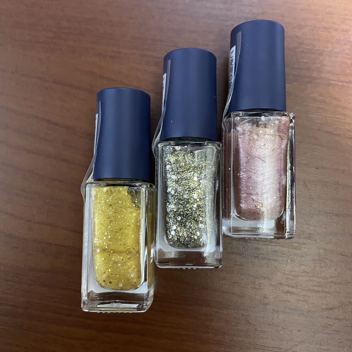 ネイルホリック リミテッドカラー COSMIC JOURNEY/ネイルホリック/マニキュアを使ったクチコミ（2枚目）