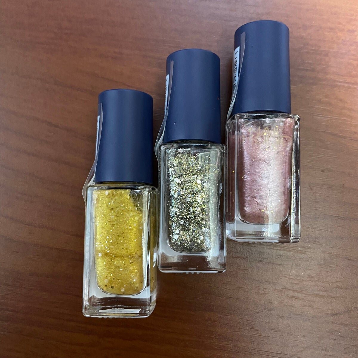 ネイルホリック リミテッドカラー COSMIC JOURNEY/ネイルホリック/マニキュアを使ったクチコミ(2枚目)