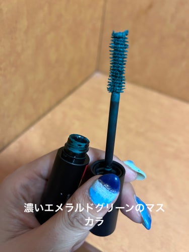 SHISEIDO コントロールカオス マスカラインクのクチコミ「やっと捕獲したこの色
SHISEIDO
コントロールカオス マスカラインク
EMERALD E.....」（1枚目）