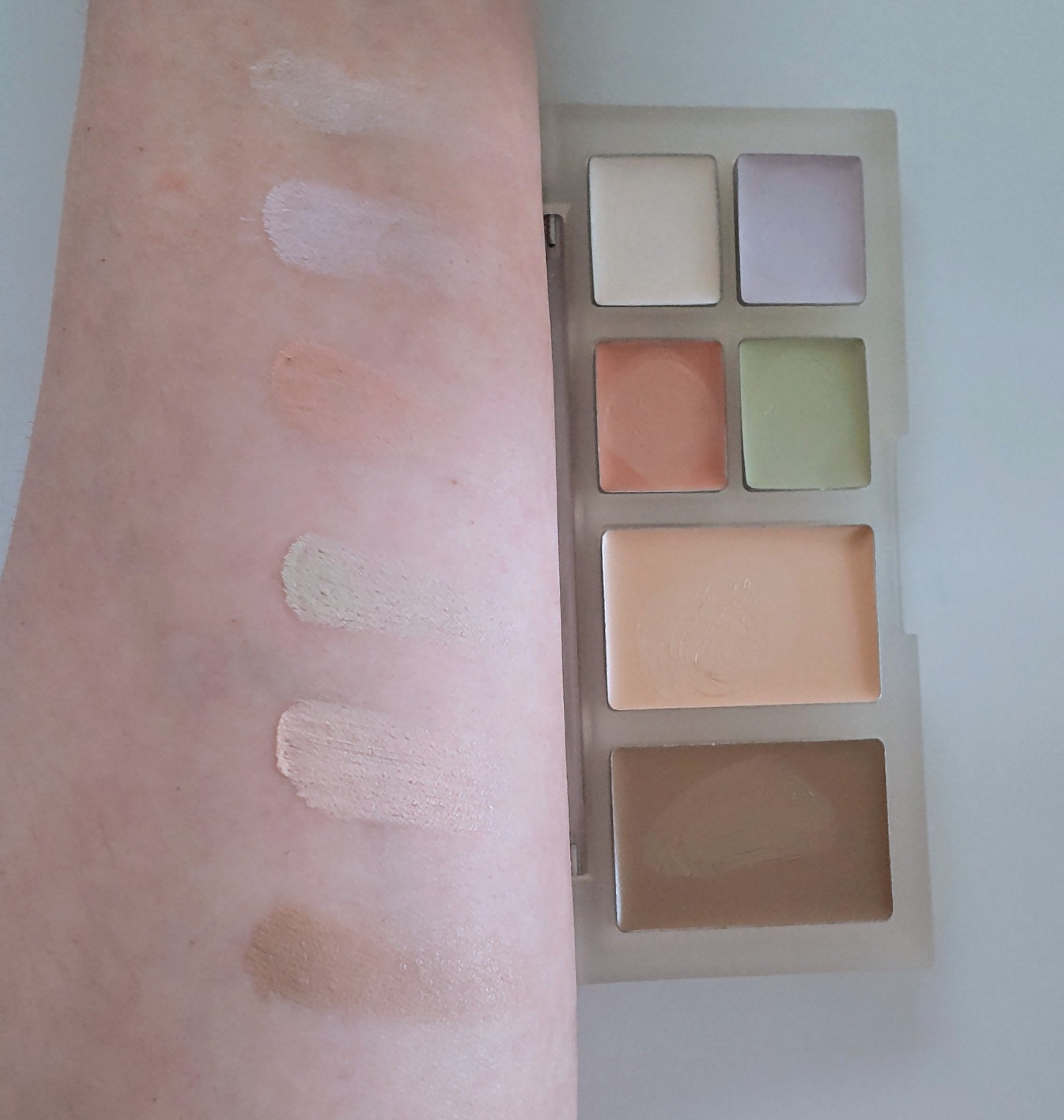 ブリージングコンシーラーパレット/Healus/パレットコンシーラーを使ったクチコミ（2枚目）