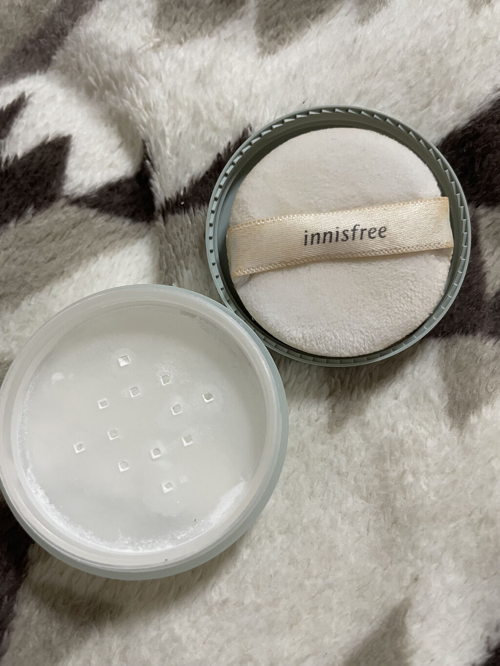 ノーセバム　ミネラルパウダー　N/innisfree/ルースパウダーを使ったクチコミ（2枚目）