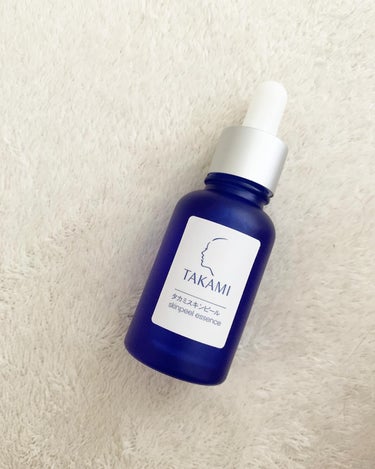 毛穴対策に愛用中💙

🔖タカミスキンピール @takami.skinpeel 

「ピールセラム」ですが
実はピーリングではありません！
正確には角質の代謝にアプローチする美容液なの。  使い始めは1日