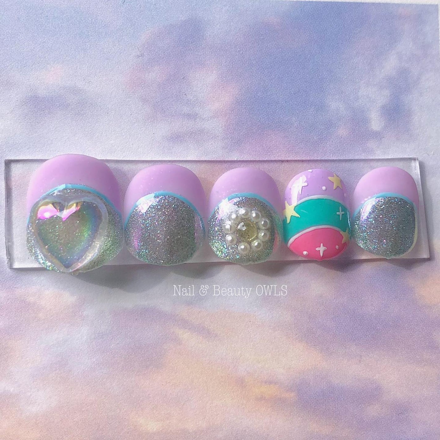 ぴよこれいと あうるす on LIPS 「🦄⭐️🌈🧡💫🦄マットフレンチ❤️4枚目の動画が1番ラメとパウダ..」(2枚目)