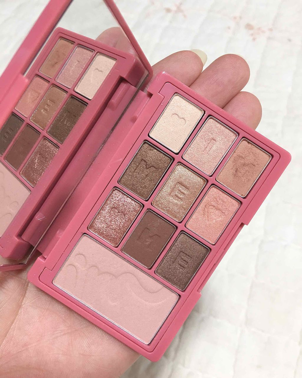 I’MMEME(韓国)
アイム ヒドゥンカード パレット
#002ラブカード❤️

♥️クリーム カムトゥルー
♥️ハートビーム
♥️エイプリルサンシャイン
♥️ラブショット
♥️ハッピーエンディングシャンパン
♥️メルティングハート
♥️