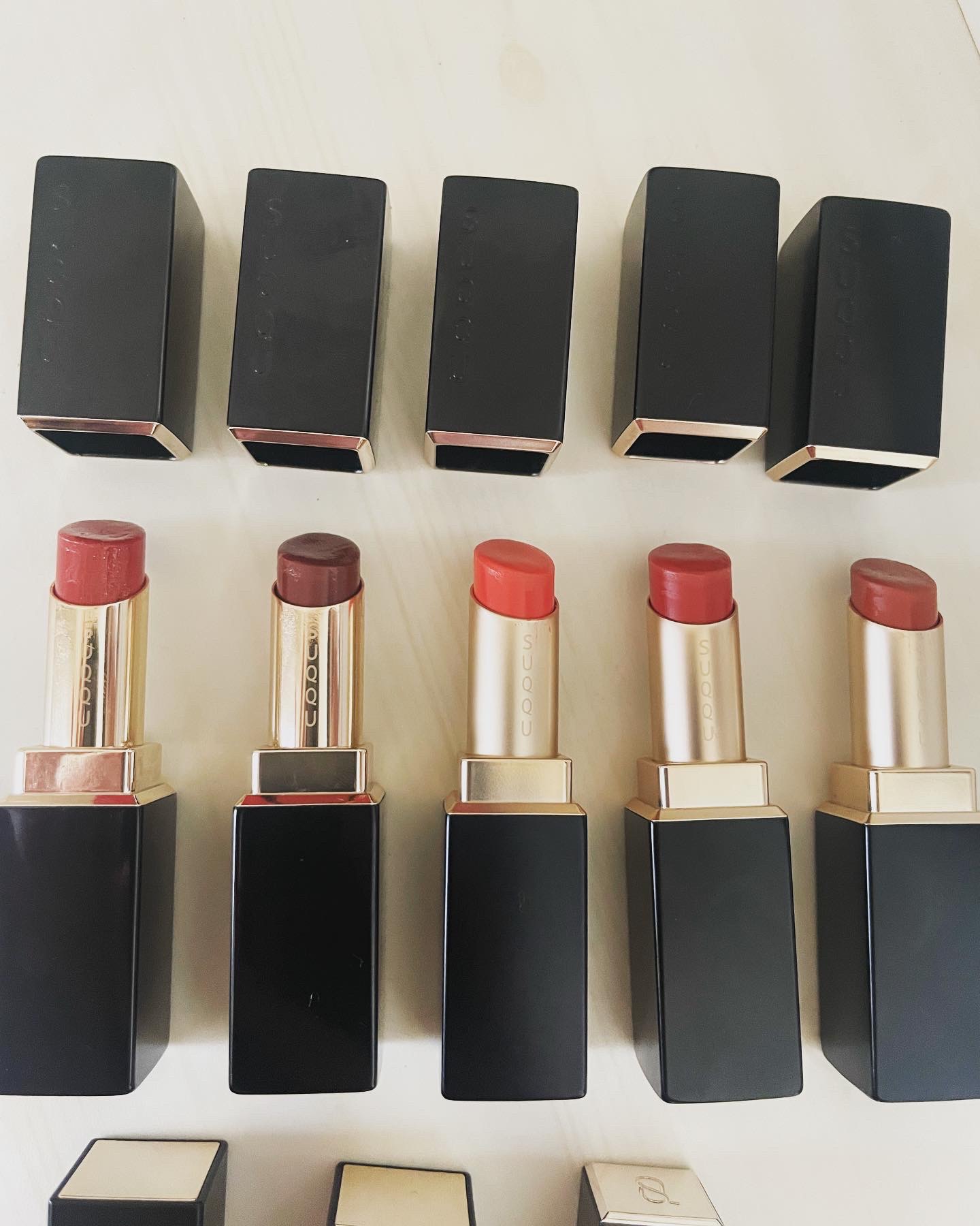 バイブラント リッチ リップスティック 06 彩纏 -IRODORIMATOI/SUQQU/口紅を使ったクチコミ（3枚目）