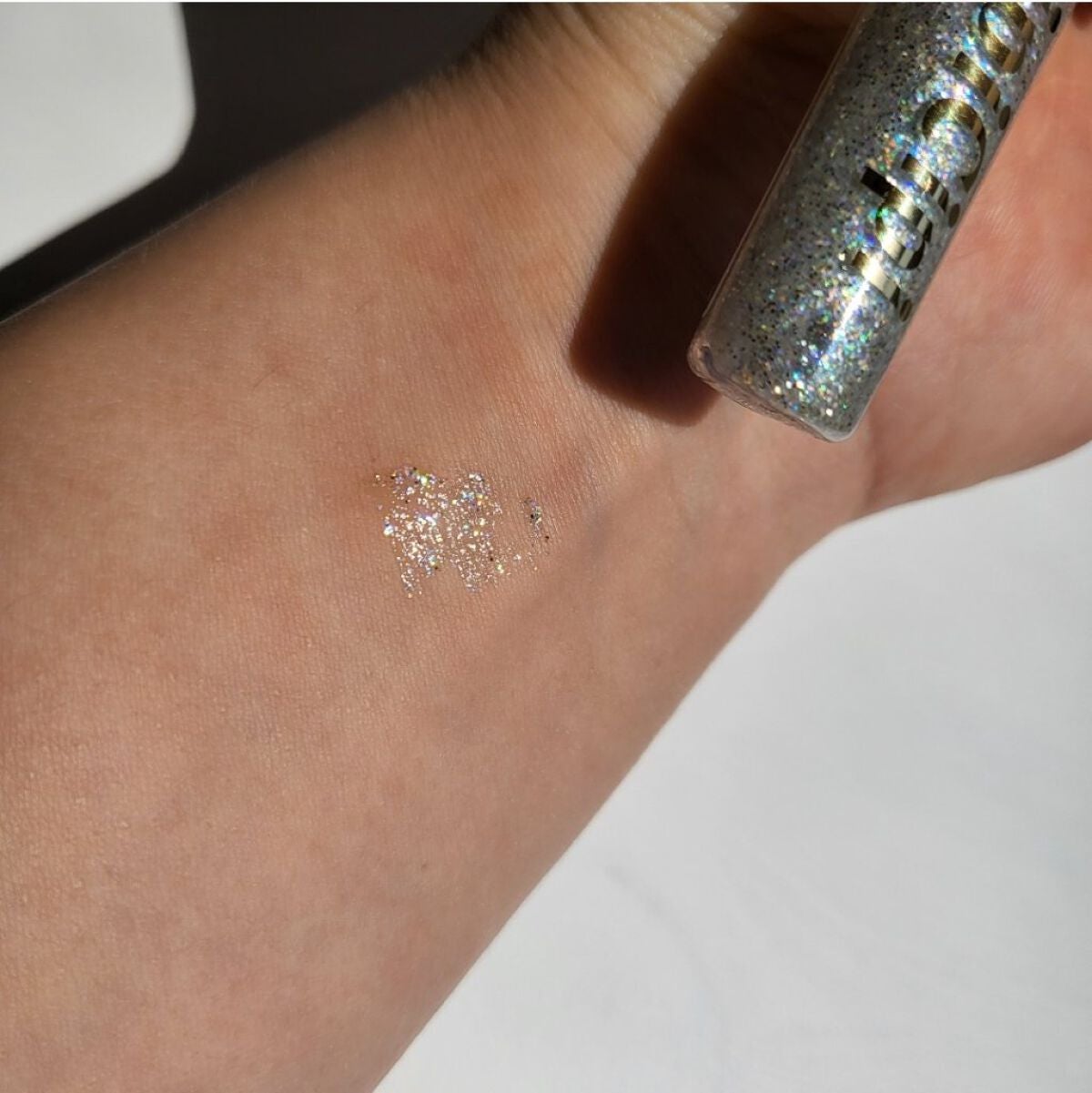 グリッター イルミネーションライナー R/CipiCipi/リキッドアイライナーを使ったクチコミ(2枚目)