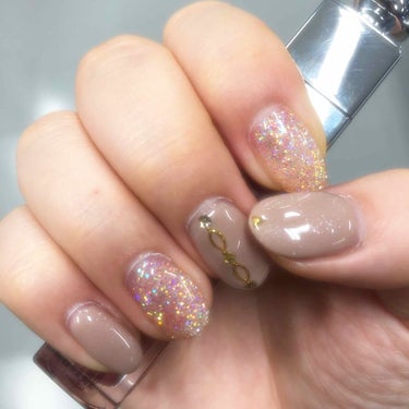 ＊ネイル日記💅 2019.02.28

ヌードでシンプルだけど、七色グリッターが可愛い😍💕


#ネイル 
#ジェルネイル
#ネイルデザイン