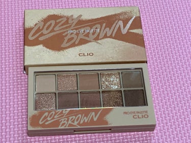 久しぶりの投稿

#clio 
#プロアイパレット
#cozy_brown  10

02番と似てると思って
購入しました！😃

#韓国コスメ 