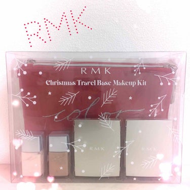 RMKのクリスマスコフレを買いました〜！！

トラベルベースメイクアップキットのAです✨
(リクイドファンデーションが102の色味)
お値段は￥8,800(税抜き)

RMKのファンデーションは良いと聞