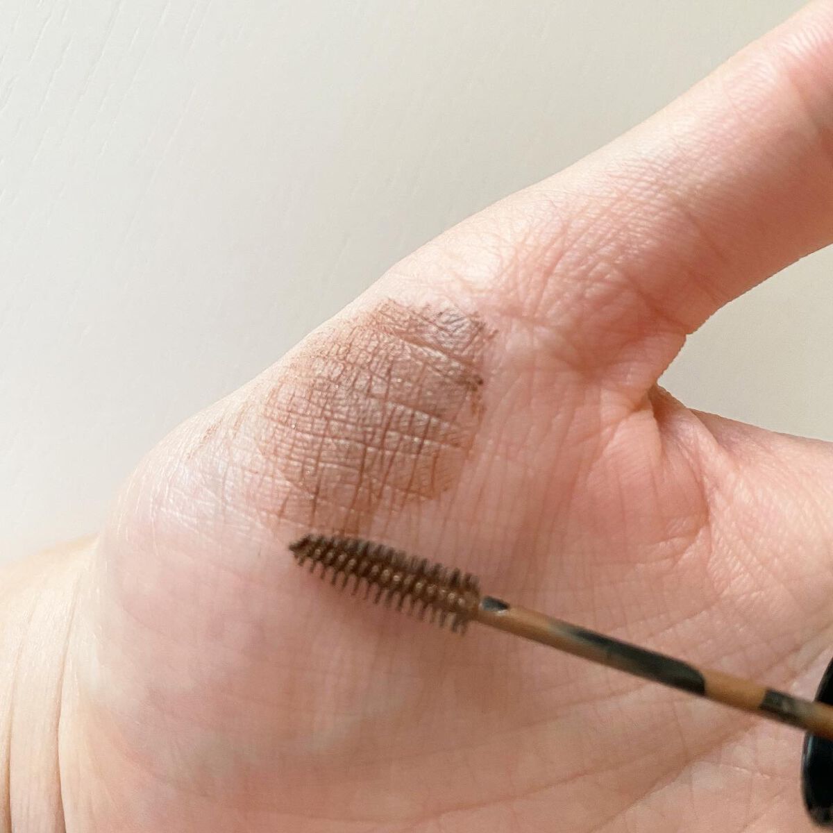 カラーリングアイブロウ マイクロ 06 ピンクブラウン/ヘビーローテーション/眉マスカラを使ったクチコミ（3枚目）