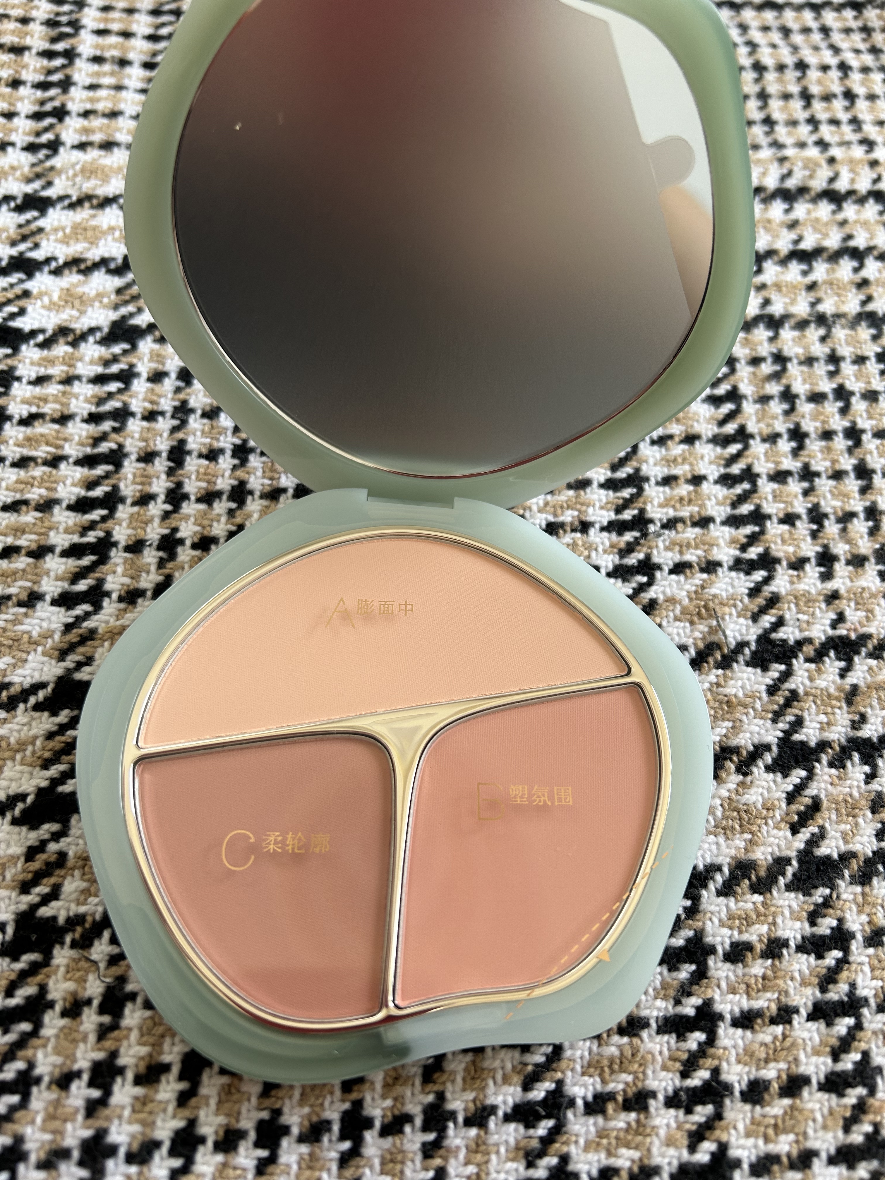 TIMAGE  3色チークパレット/TIMAGE/パウダーチークを使ったクチコミ（2枚目）