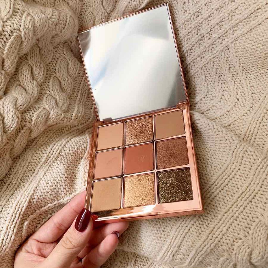 【私のマストアイテム】

アイメイクには欠かせないアイシャドウは
CELEFITさんのパレット

こちらのパレットを2種類持ってるのですが
こちらはオレンジタイプのもの
全部発色良くて
その日の気分で色混ぜて
毎日少しずつ自分にしかわからな