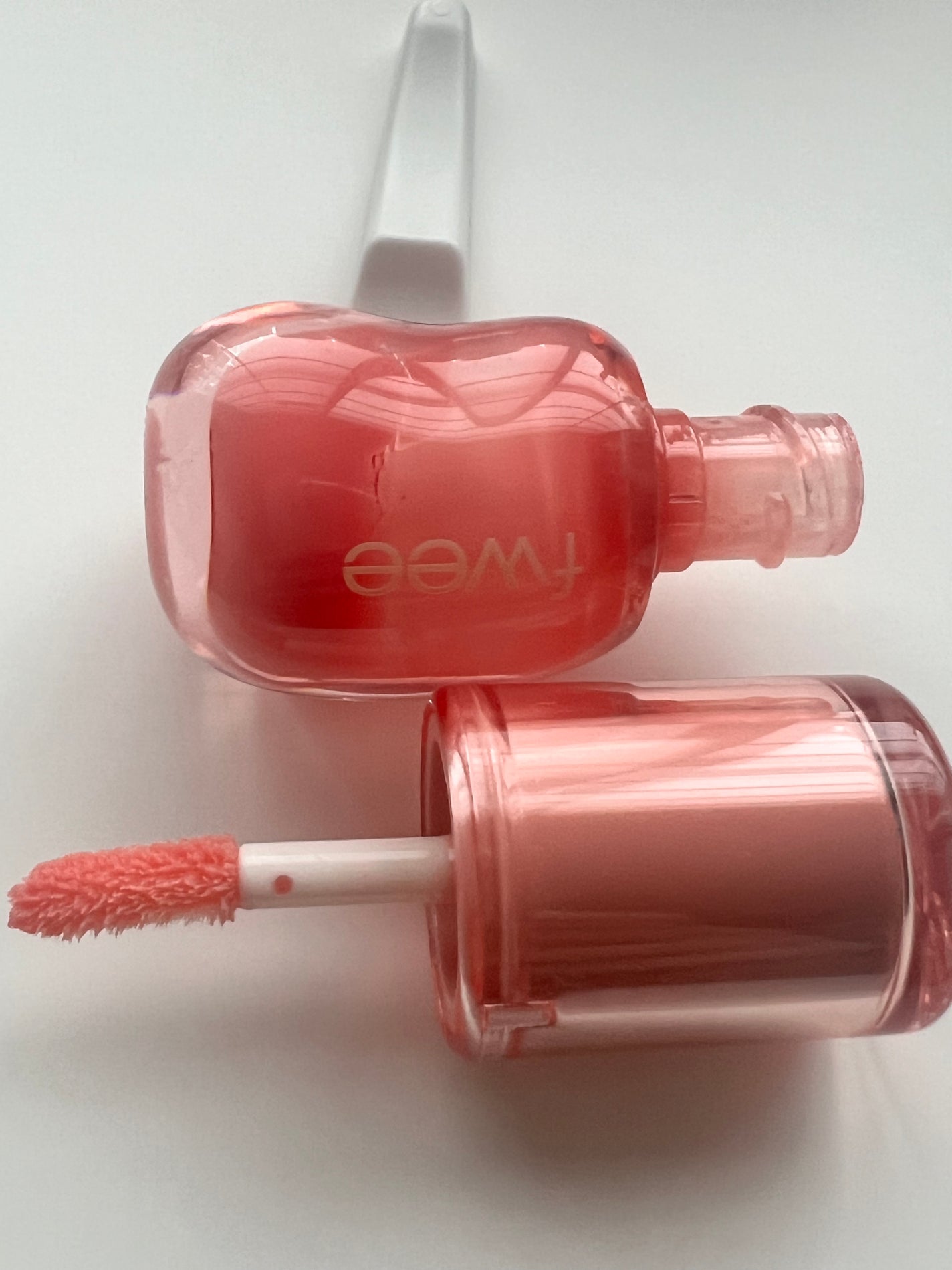 フィー 3Dボリューミンググロス/fwee/リップグロスを使ったクチコミ(2枚目)