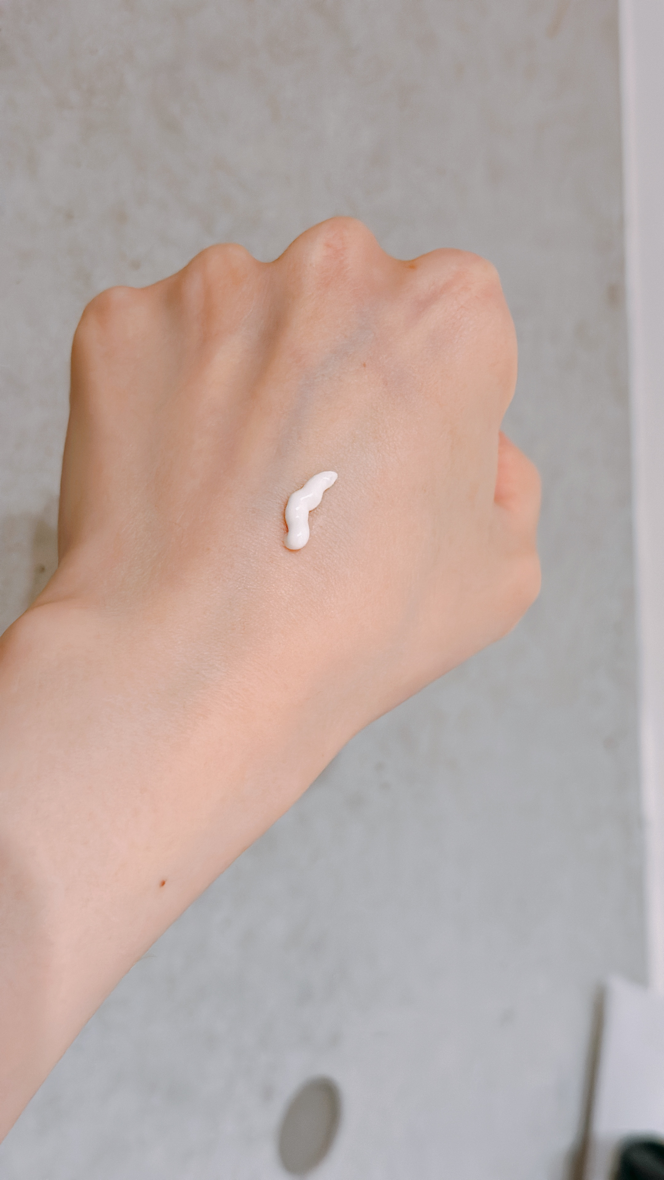 アリィー クロノビューティ ジェルUV EX 限定セットA(アリィー クロノビューティ ジェルUV EX 90g+ラスティングプライマーUVミニサイズ5g)/アリィー/日焼け止めジェルを使ったクチコミ（2枚目）