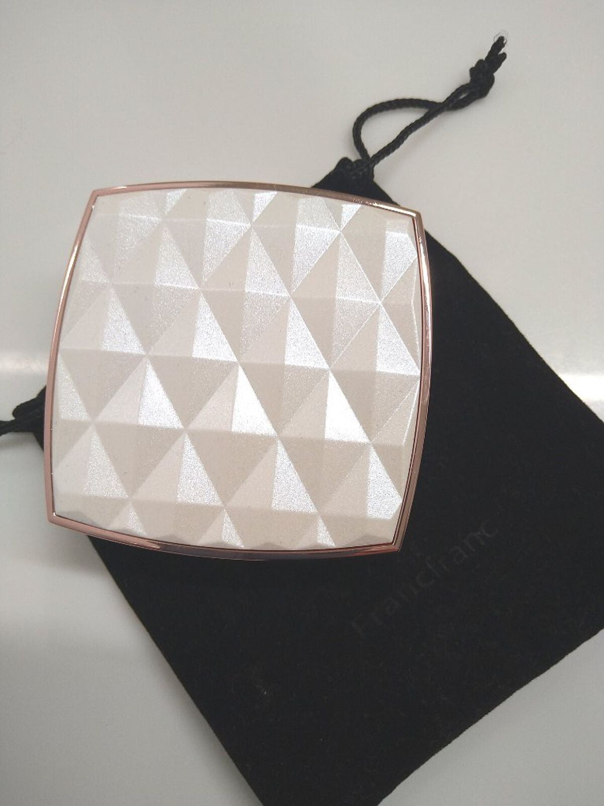 ブロンシュLEDコンパクトミラー/フランフラン/その他化粧小物を使ったクチコミ(2枚目)