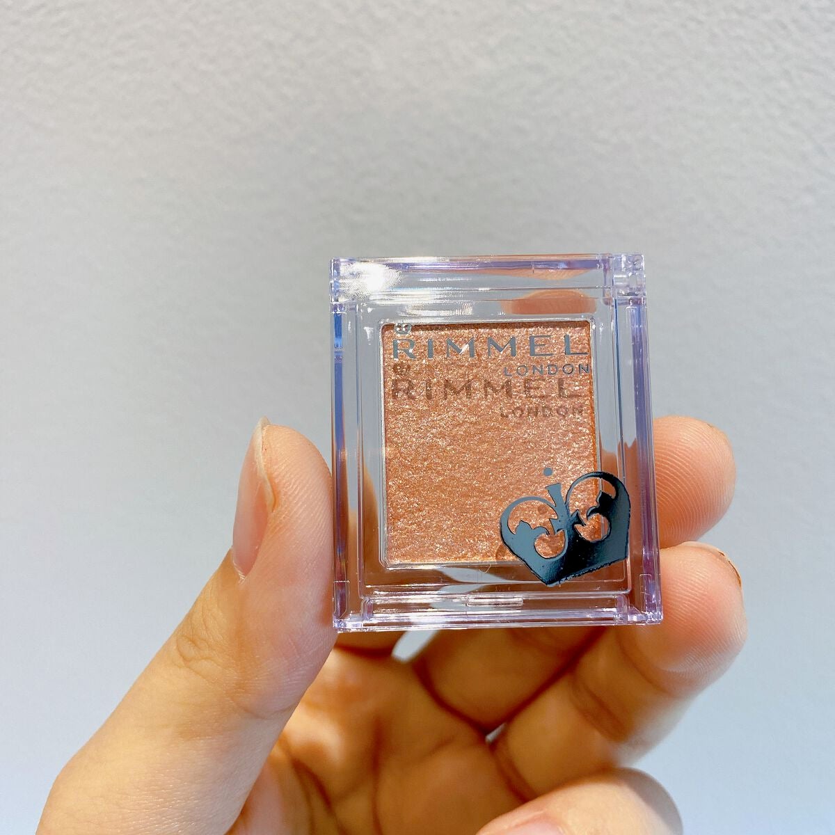 プリズム パウダーアイカラー/リンメル ロンドン/単色アイシャドウを使ったクチコミ(1枚目)