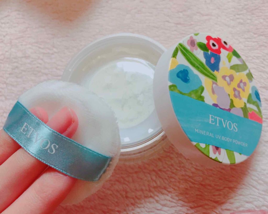ミネラルUVボディパウダー(旧)/エトヴォス/ボディパウダーを使ったクチコミ（2枚目）
