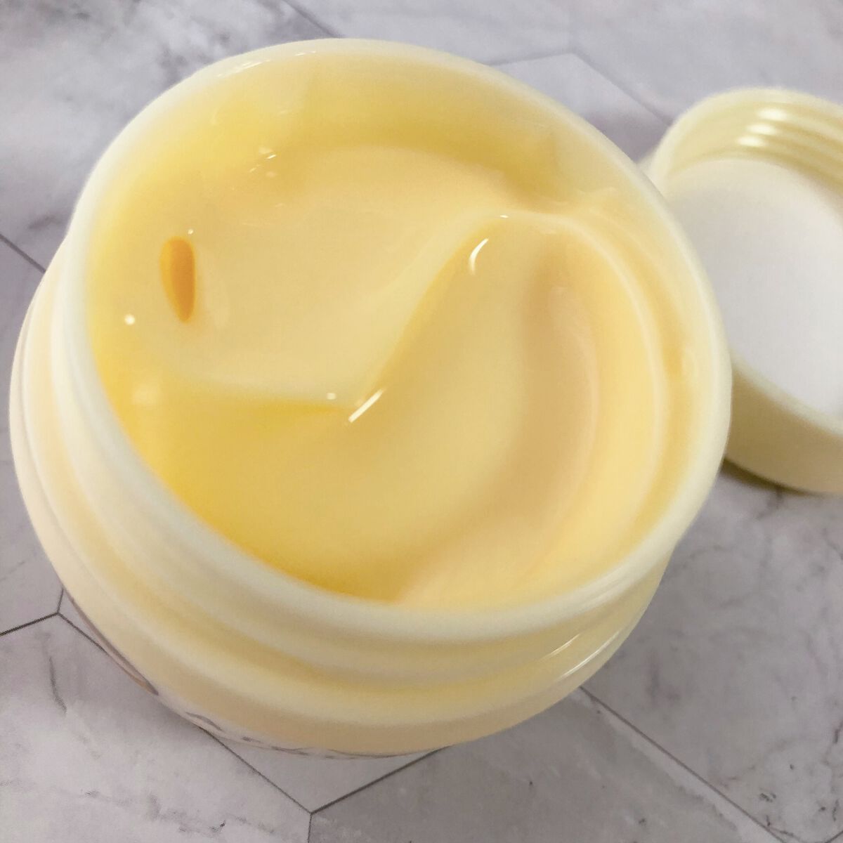 ウォータリーシーリングマスク/アルージェ/フェイスクリームを使ったクチコミ（2枚目）