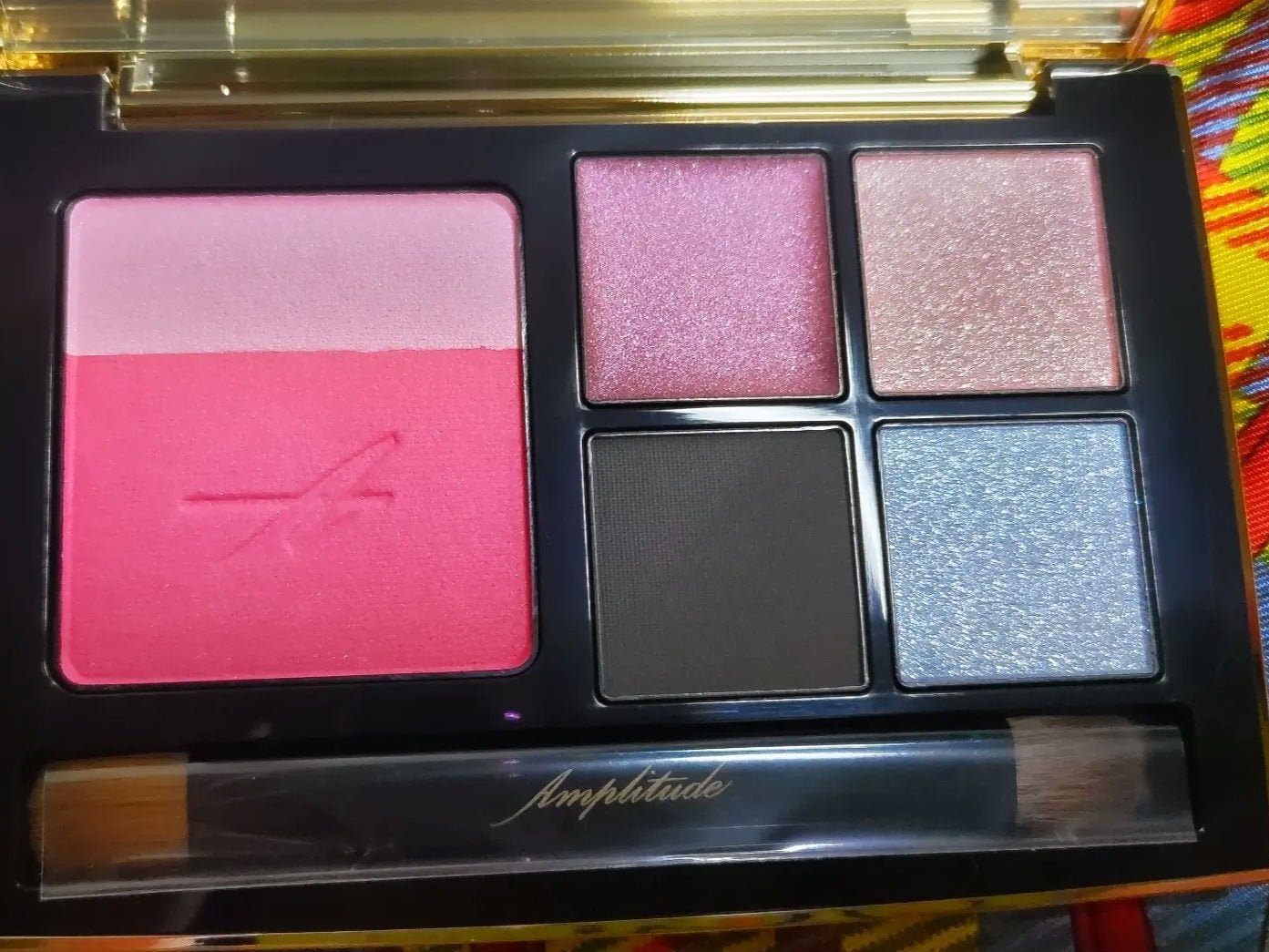 コンスピキュアス アイ&チークカラーパレット リミテッドコレクション b/Amplitude/アイシャドウパレットを使ったクチコミ(1枚目)