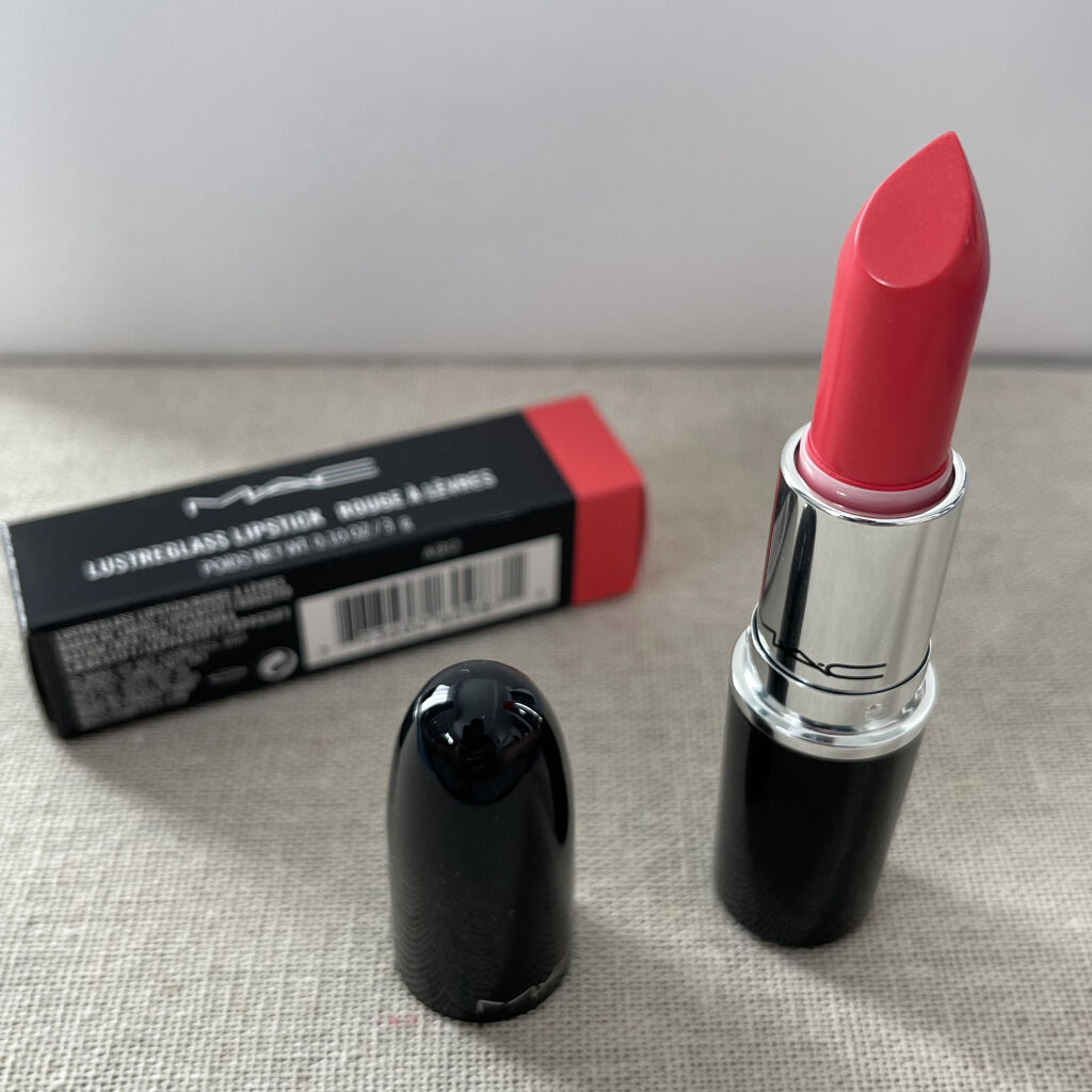 ラスターガラス リップスティック パウト オブ コントロール/M・A・C/口紅を使ったクチコミ（2枚目）